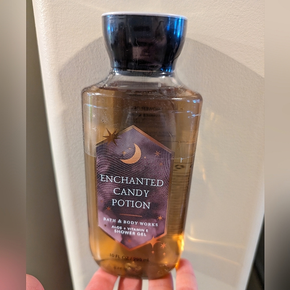 PRIDE MONTH DISCOUNT🌈 Enchanted Candy Potion" Shower Gel by Bath&Body Works - Picture 1 of 3
